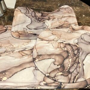 NWT 3 piece bathroom mats set
Bath mat, u shaped mat and toilet seat cover